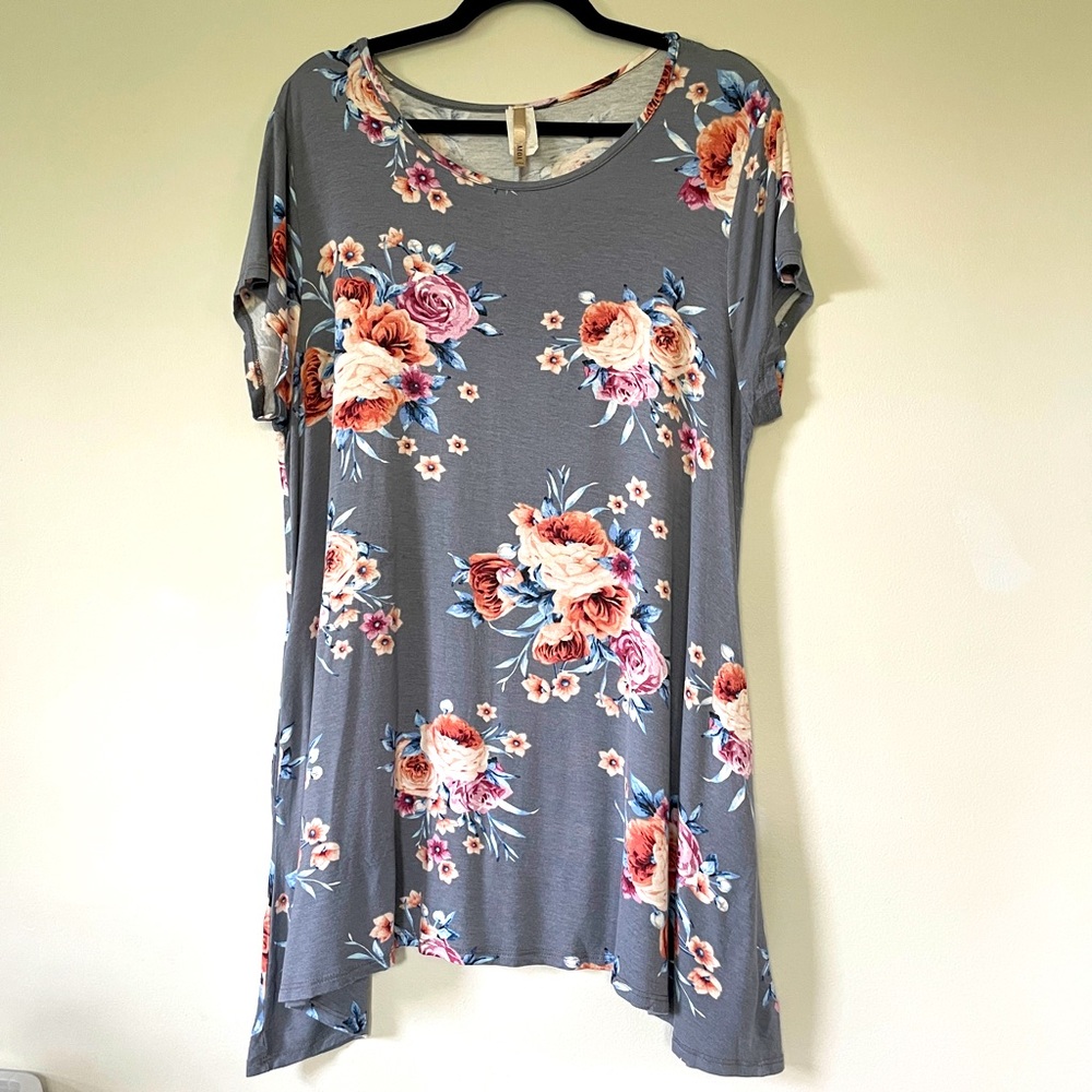 Chic Soul Moa Grey Floral Tunic with Pockets! 3X